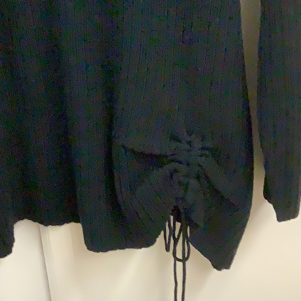 Donate Do ateAvenue Black Sz26-28 long sweater - Picture 4 of 8